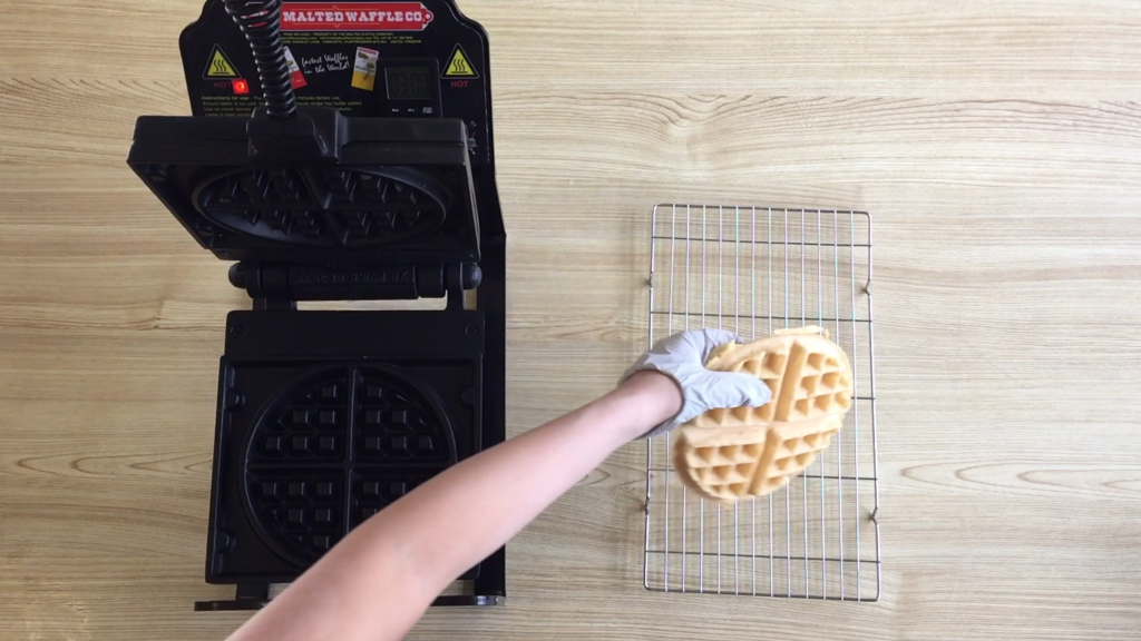 How to remove and cool the waffle. 